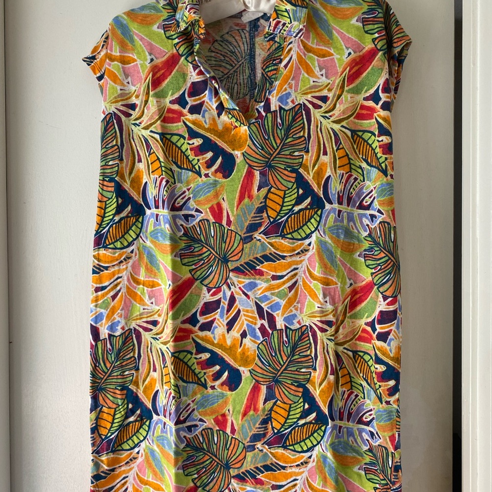 Excellent used condition beach/ pool coverup.